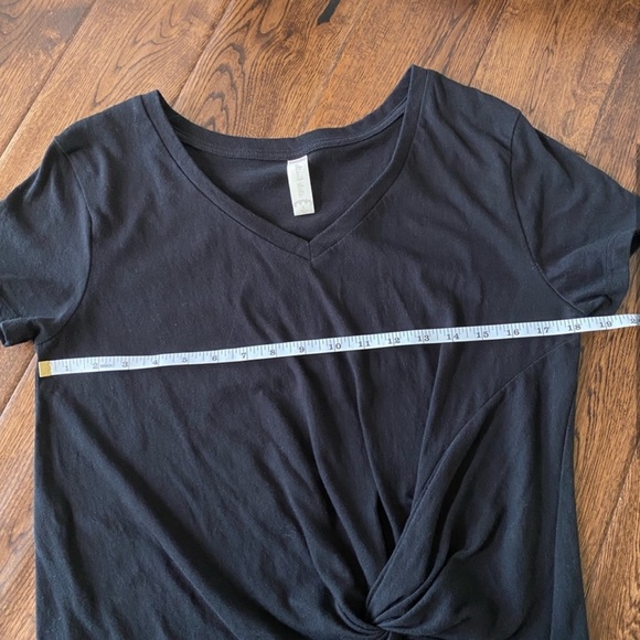 Altar’d State twist front top - Picture 2 of 4